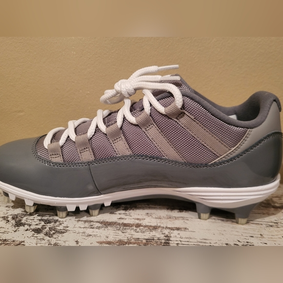 Deadstock Jordan 11 XI Cool Gray Football cleats - Picture 8 of 10